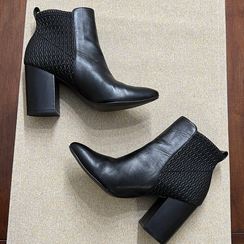 ❤️ Cole Haan Aylin Bootie in Black